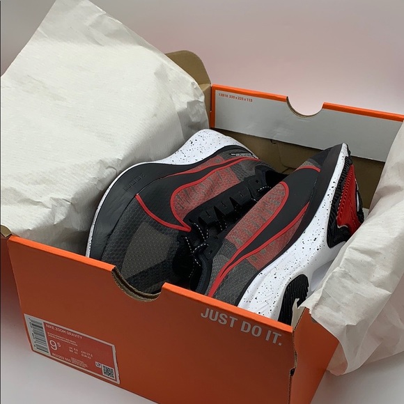 • NIKE ZOOM GRAVITY black/university red-white - Picture 15 of 16